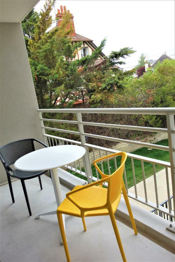 Aparthotel Domitys - Les Robes D'Airain Caen Exterior foto
