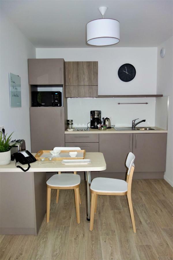 Aparthotel Domitys - Les Robes D'Airain Caen Exterior foto