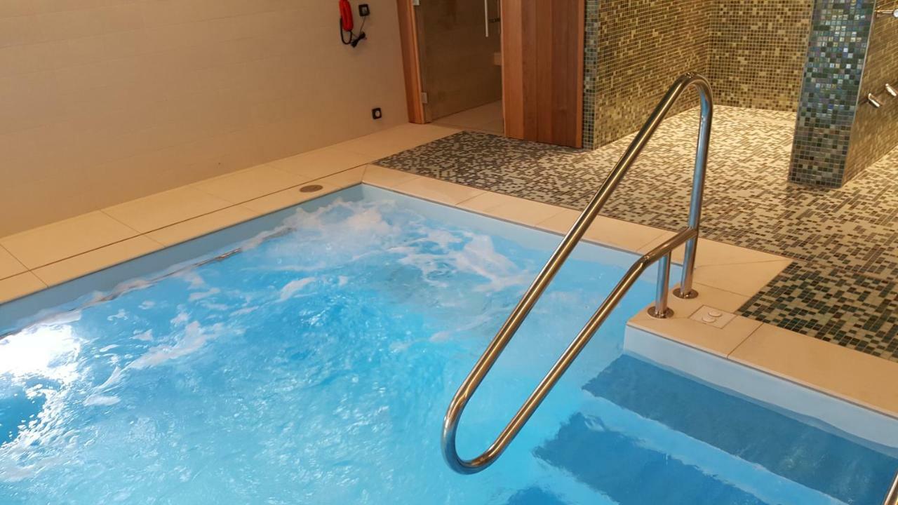 Aparthotel Domitys - Les Robes D'Airain Caen Exterior foto