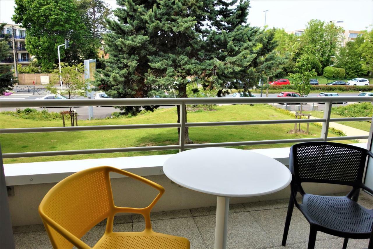 Aparthotel Domitys - Les Robes D'Airain Caen Exterior foto