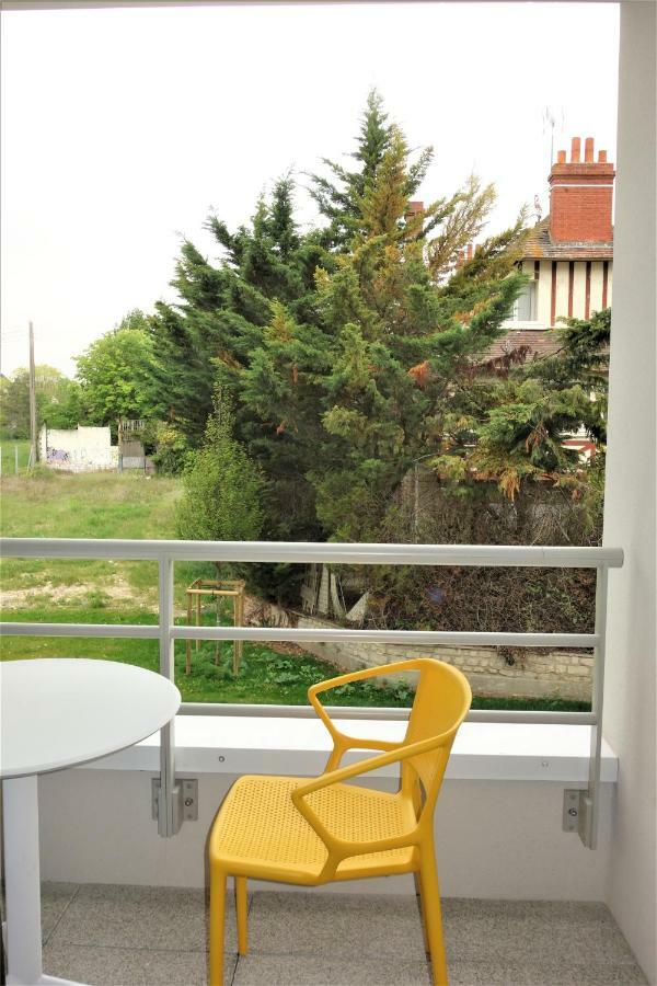 Aparthotel Domitys - Les Robes D'Airain Caen Exterior foto